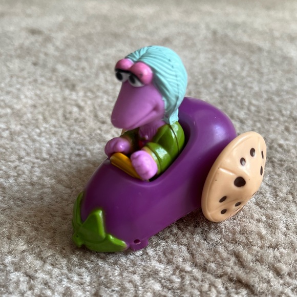 Vintage Jim Henson Fraggle Rock Mokey Eggplant Car Happy Meal Toy Action Figure - Picture 3 of 10
